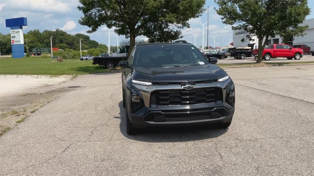 2026 Chevrolet Silverado EV LT photo 2