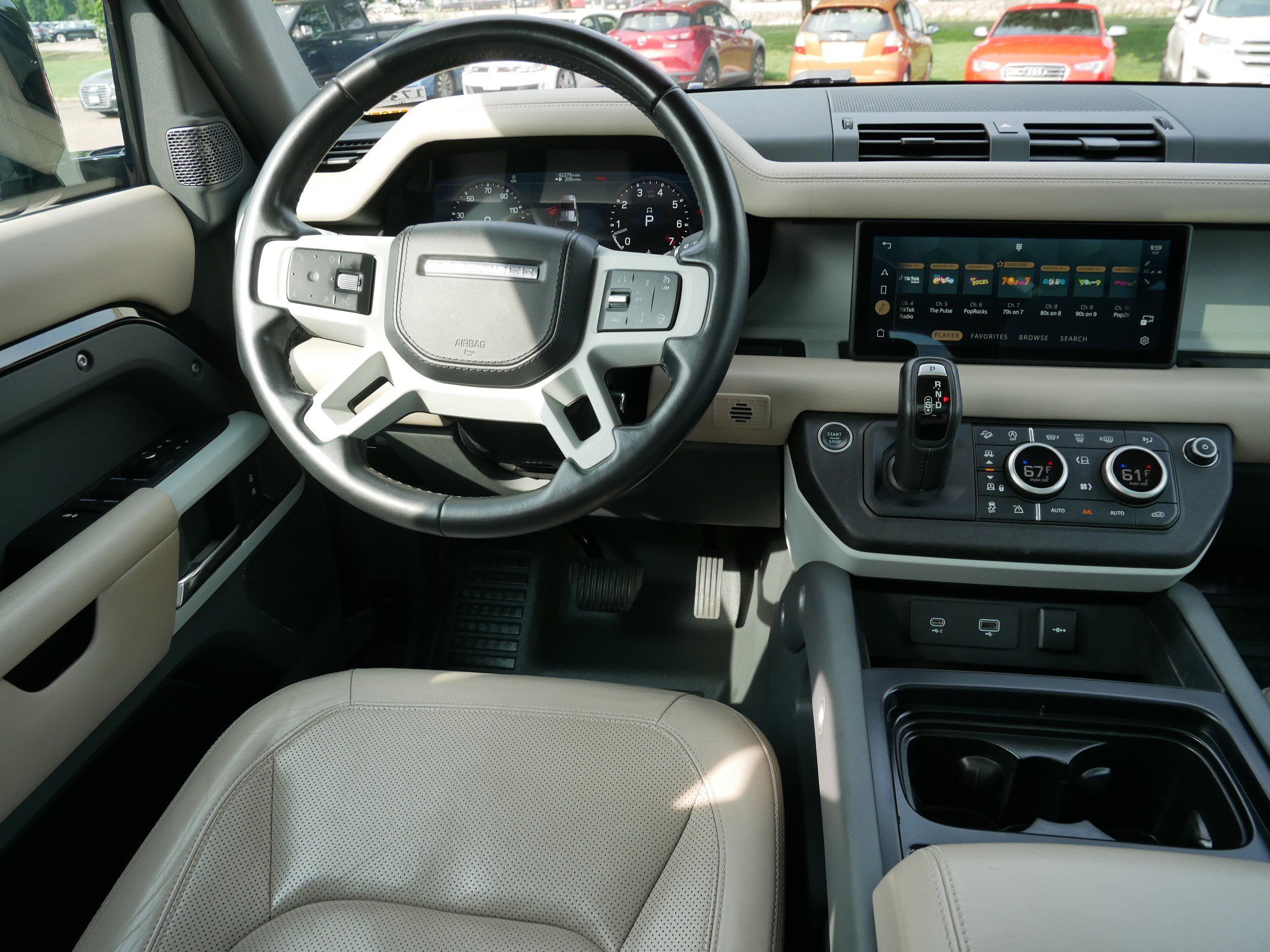 2020 Land Rover Defender HSE photo 18