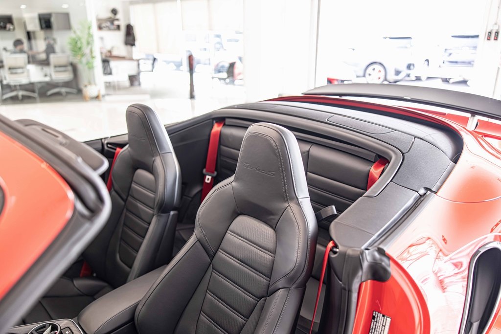 2025 PORSCHE 911 - Image 18