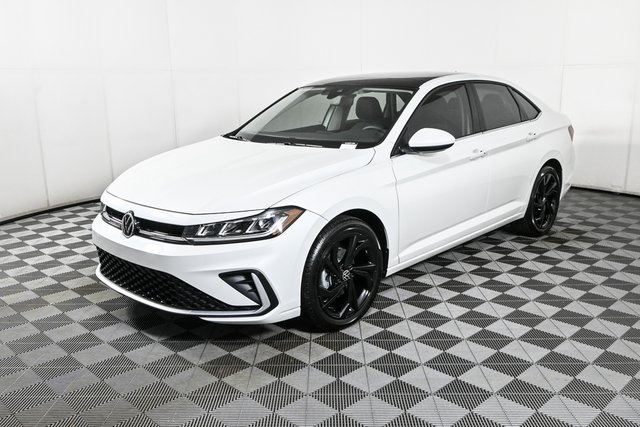 2025 Volkswagen Jetta 1.5T SE photo 2