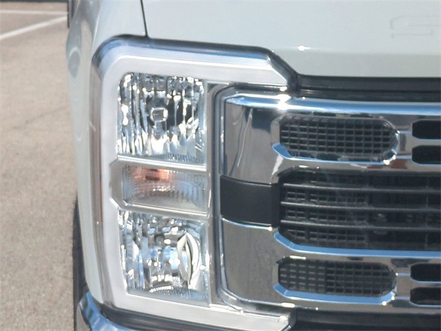 2025 Ford F-350 XLT photo 9