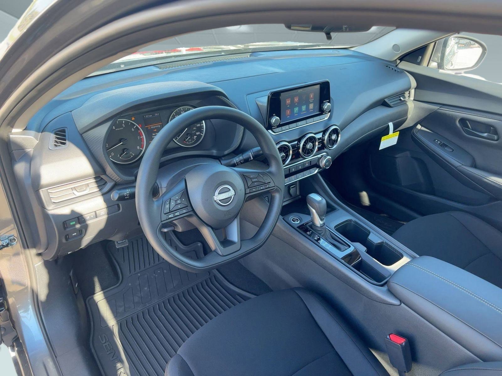 2025 Nissan Sentra S photo 4