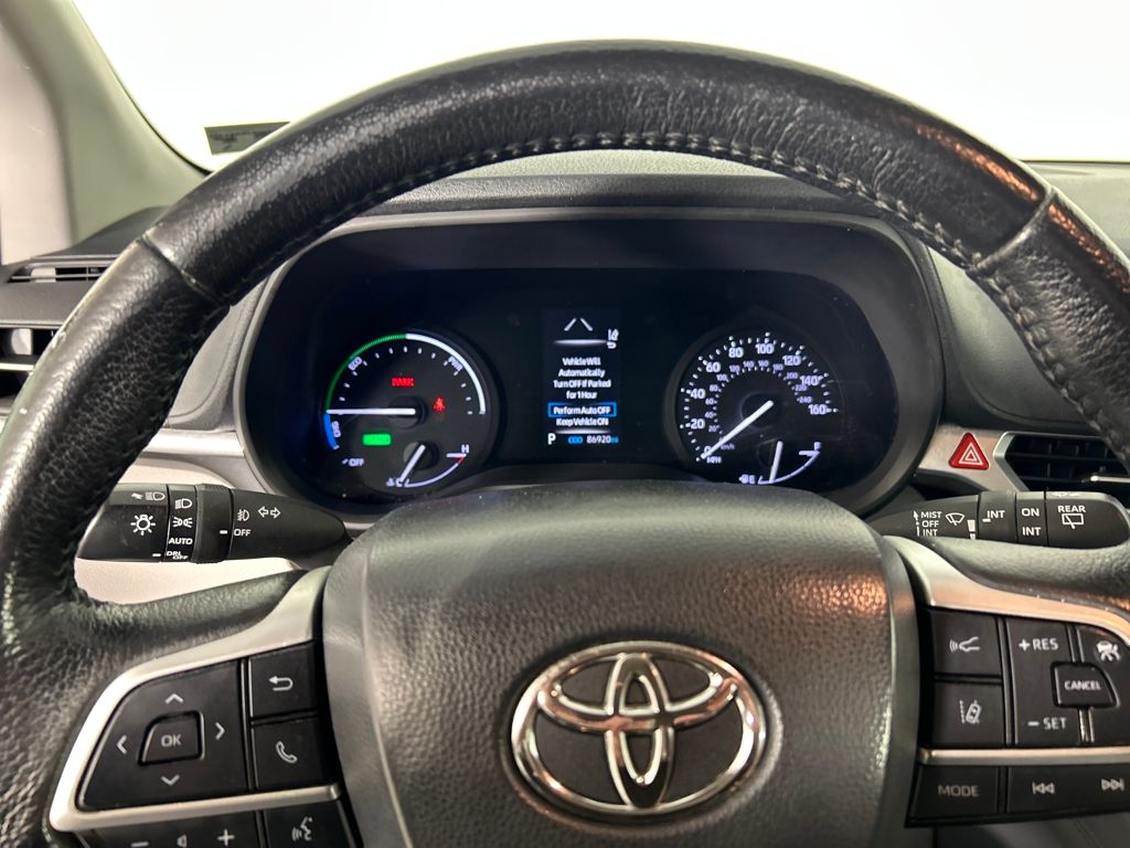 2021 Toyota Sienna XLE photo 26