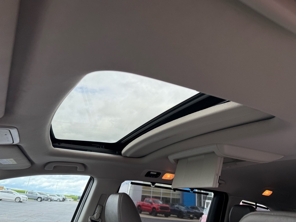 2016 Honda Odyssey Touring Elite photo 13