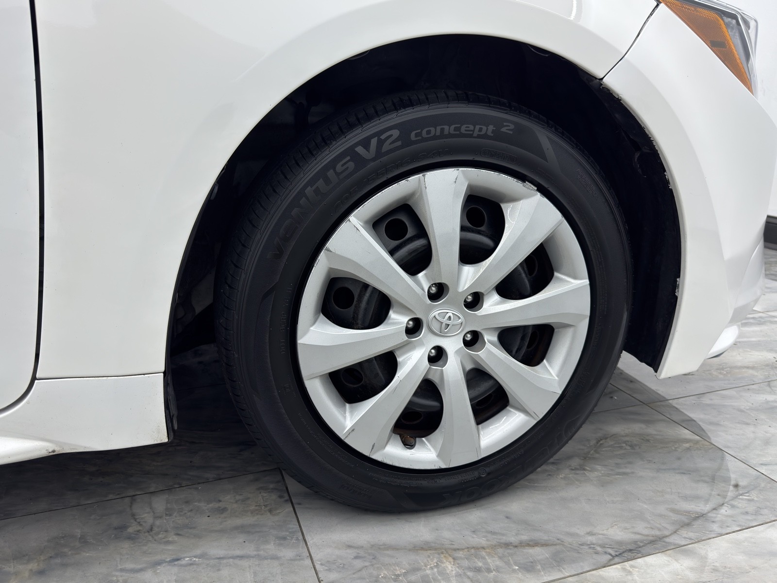 2022 Toyota Corolla LE photo 9