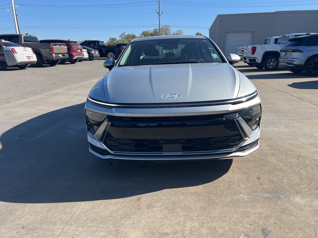 2025 Hyundai Sonata SEL photo 2