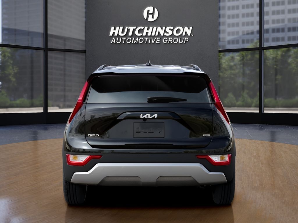 2024 Kia Niro LX photo 4