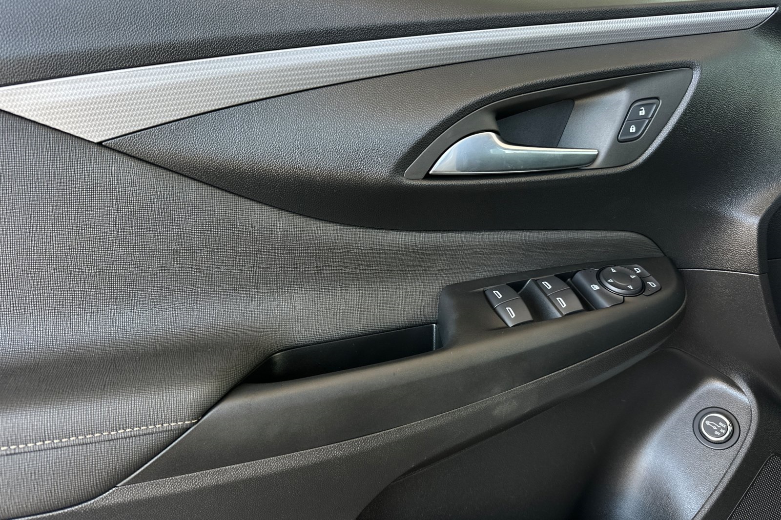 2024 Buick Envista Avenir photo 10