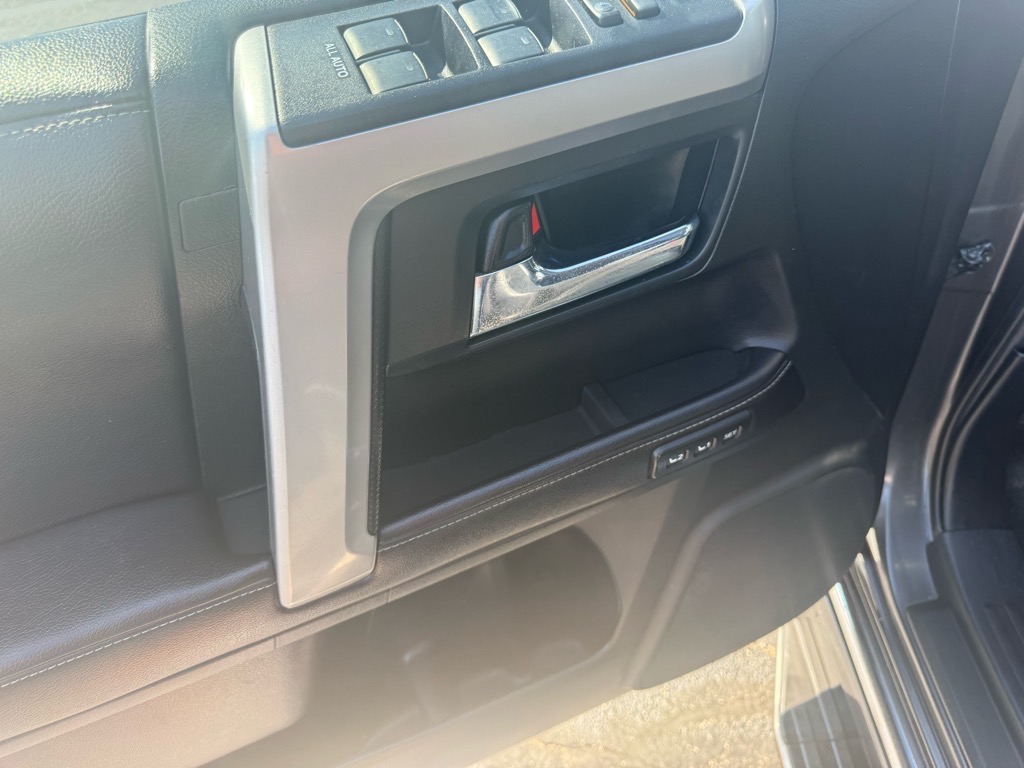 2016 Toyota 4Runner Limited photo 14