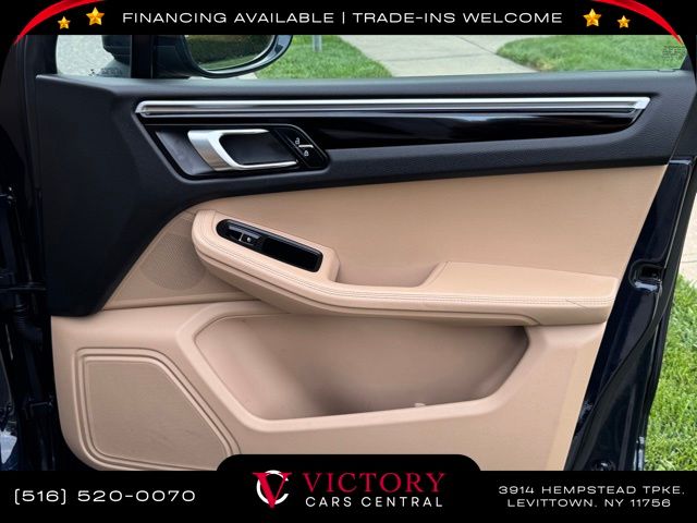 2019 Porsche Macan Base photo 17