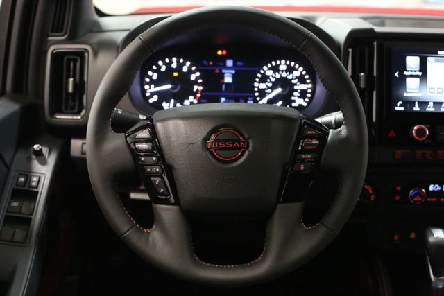 2025 Nissan Frontier PRO-4X photo 18