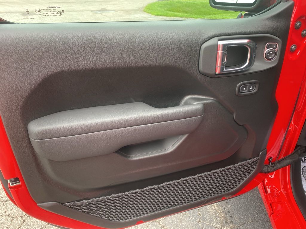 2025 Jeep Wrangler Sport S photo 19