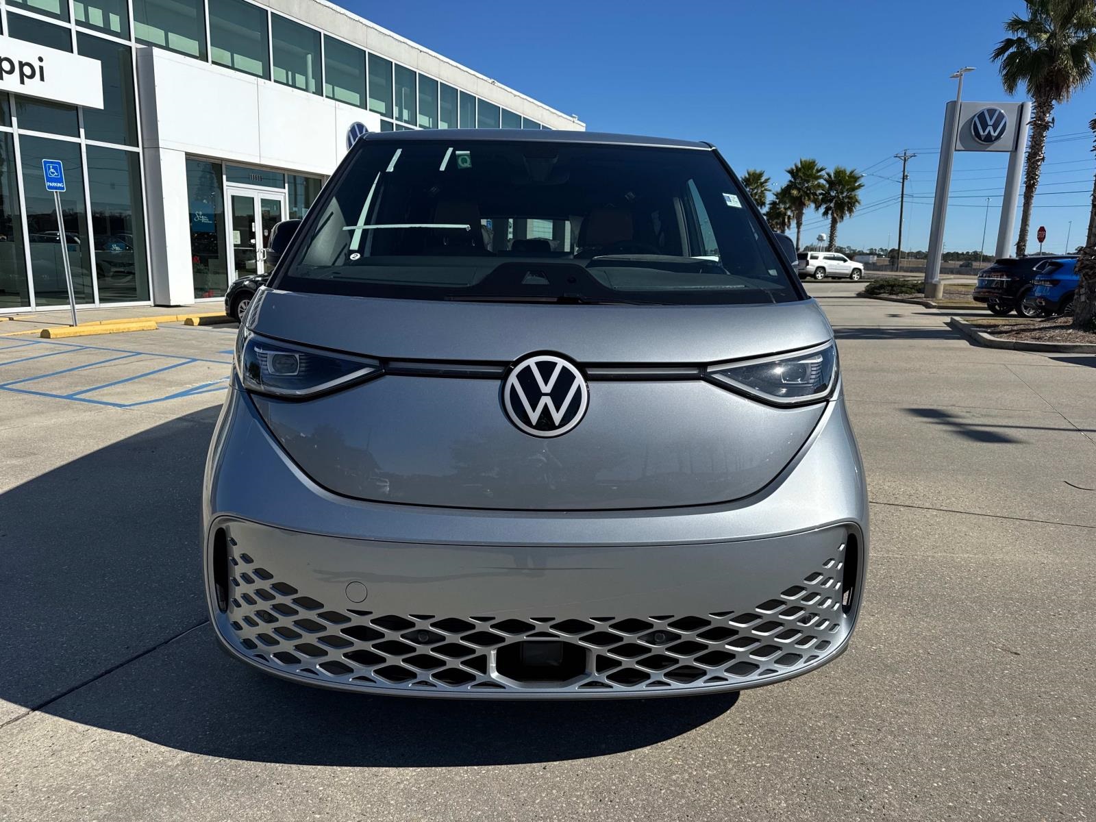 2025 Volkswagen ID. Buzz Pro S photo 2