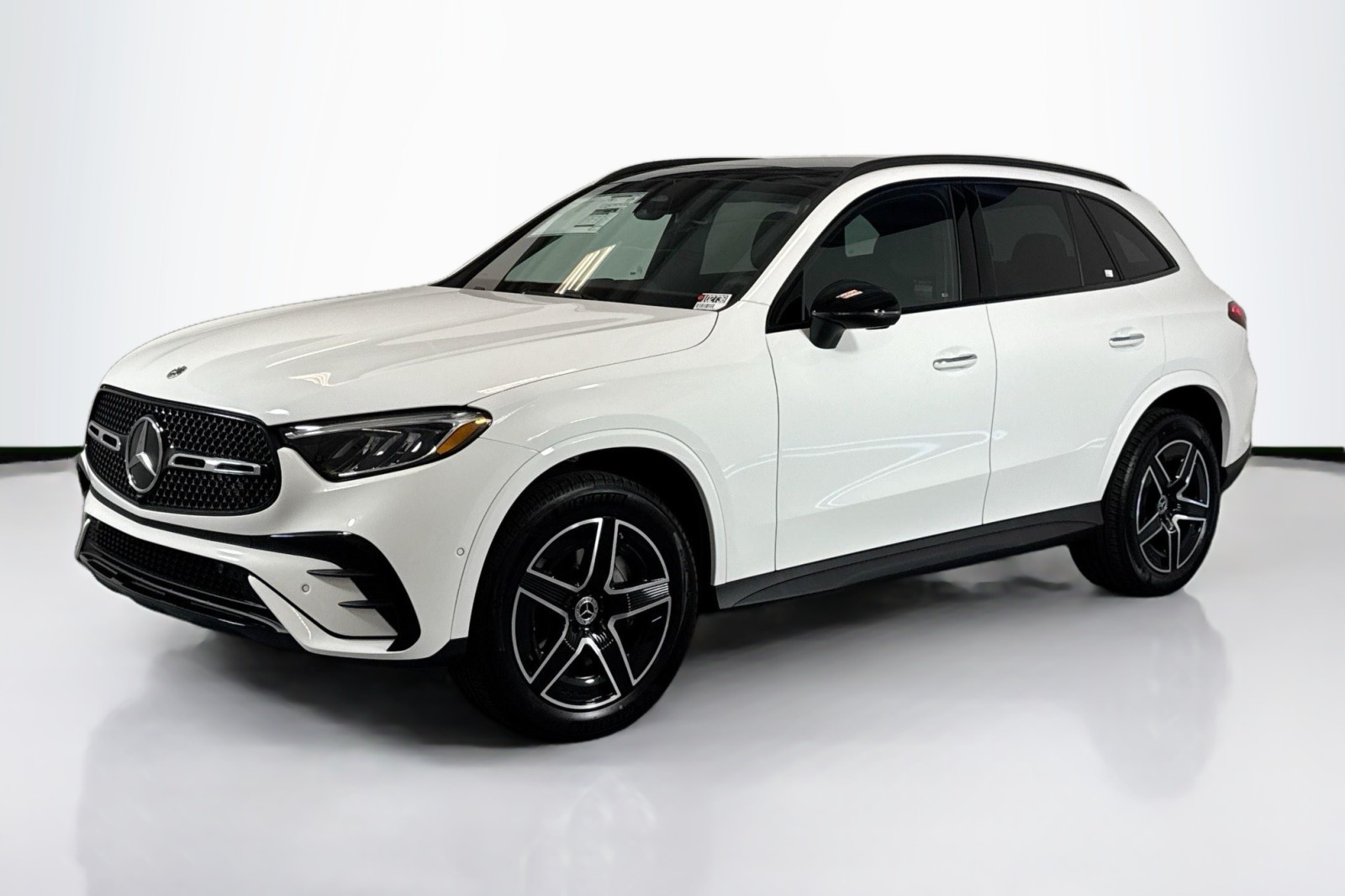 2026 Mercedes-Benz GLC Base's photo