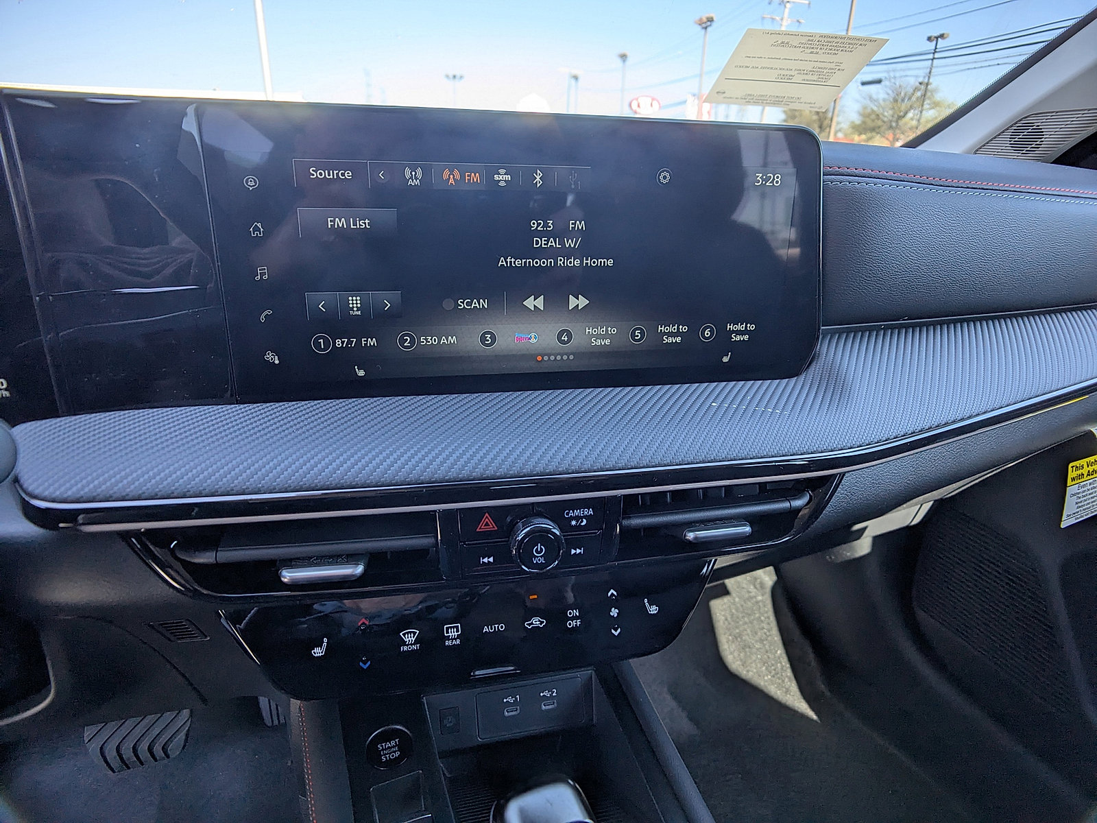 2025 Nissan Kicks SR photo 8