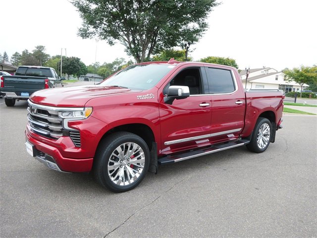 2023 Chevrolet Silverado 1500 High Country photo 3