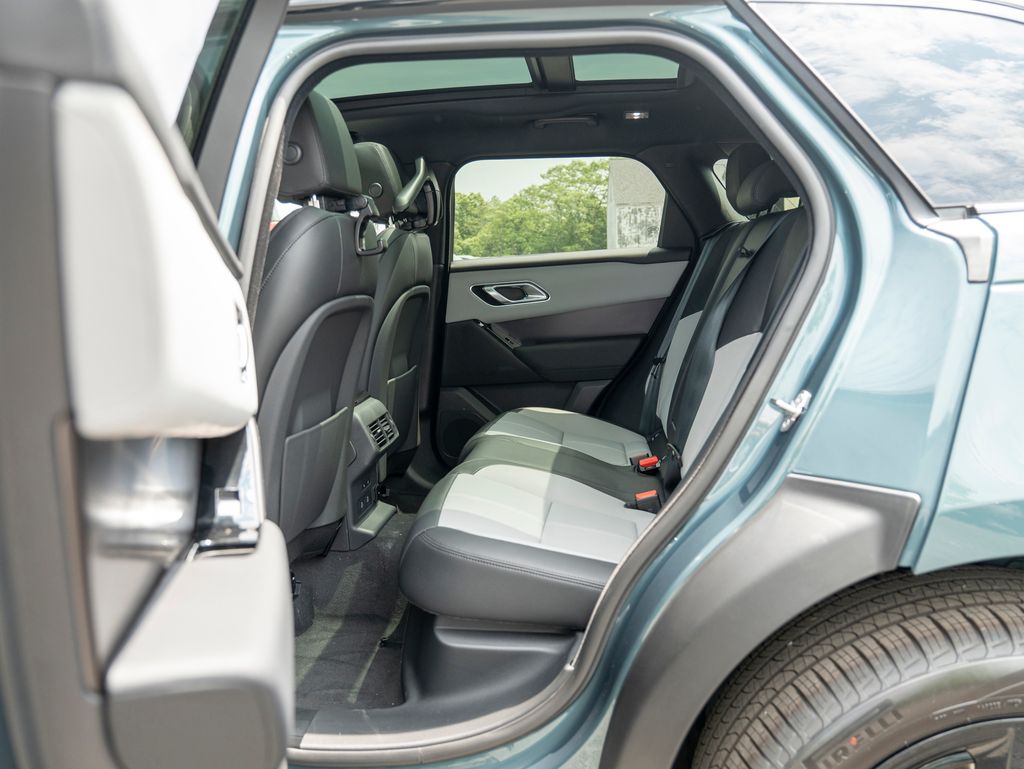 2026 Land Rover Range Rover Velar SE photo 19