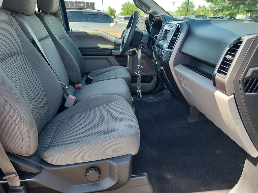 2016 Ford F-150 XLT photo 21