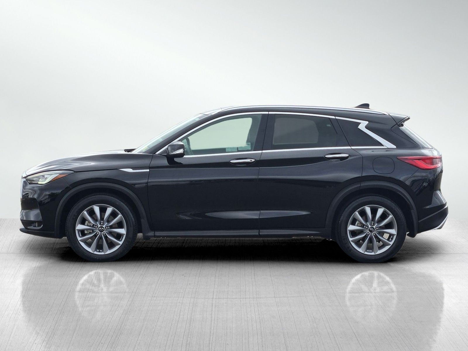 2022 Infiniti QX50 Luxe photo 8