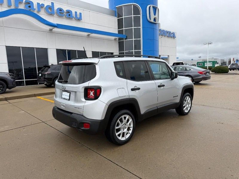 2019 Jeep Renegade Sport photo 2