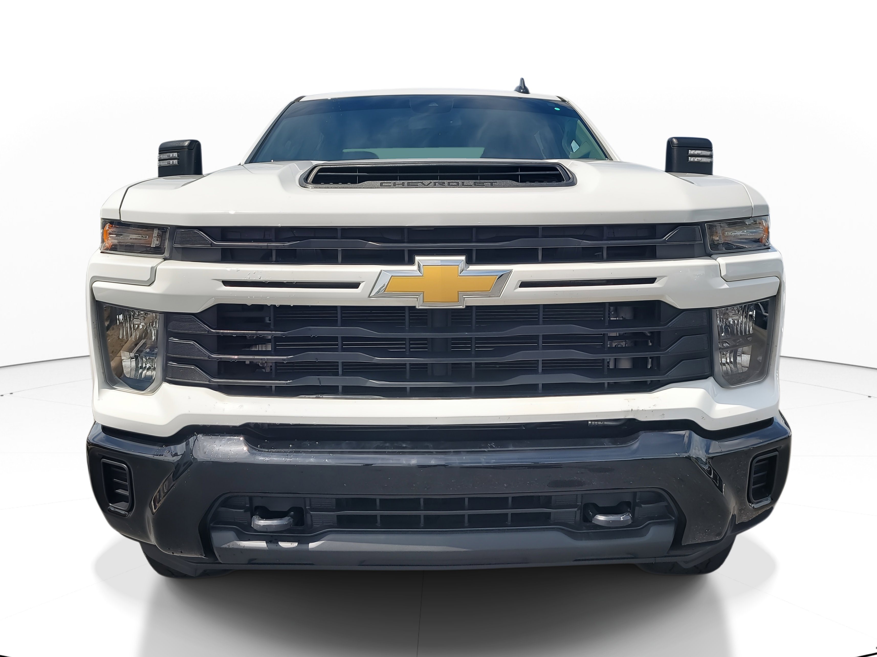 2024 Chevrolet Silverado 2500HD Custom photo 2