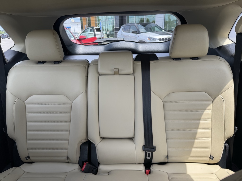 2020 Ford Edge SEL photo 25