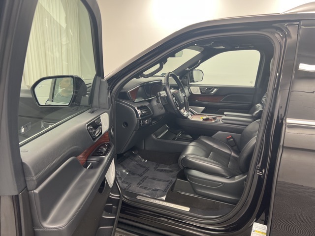 2023 Lincoln Navigator L Reserve photo 13