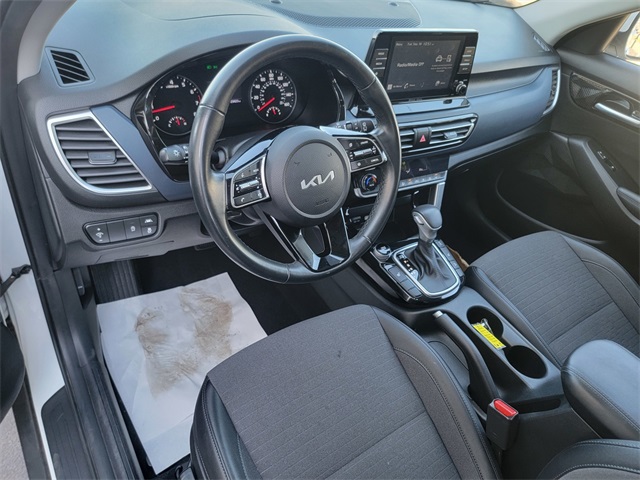 2023 Kia Seltos S photo 12
