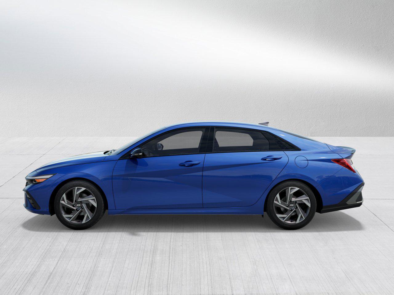 2025 Hyundai Elantra SEL Sport photo 3