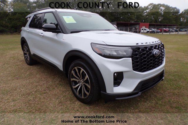 2026 Ford Explorer ST-LINE's photo