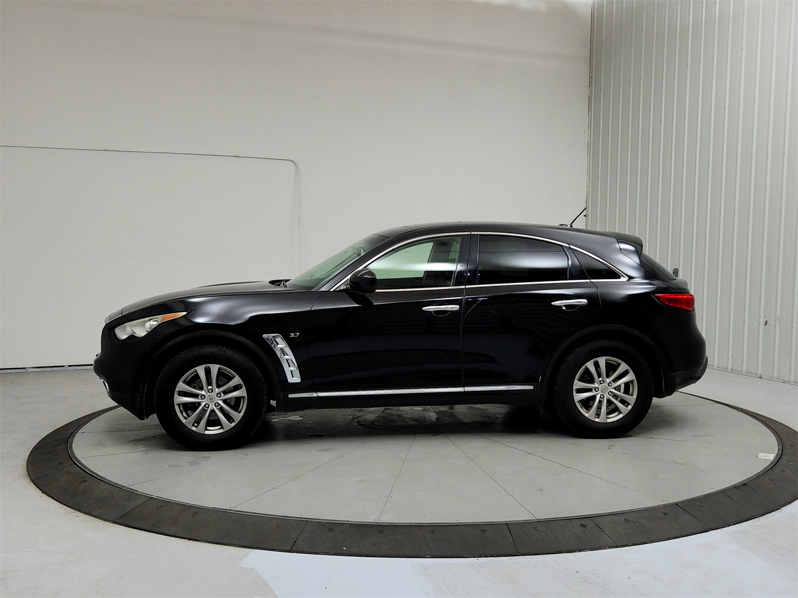 2017 Infiniti QX70 Base photo 4