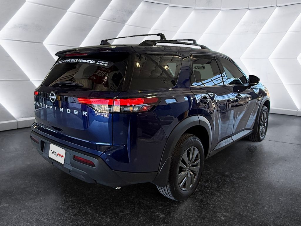 2025 Nissan Pathfinder SV photo 4