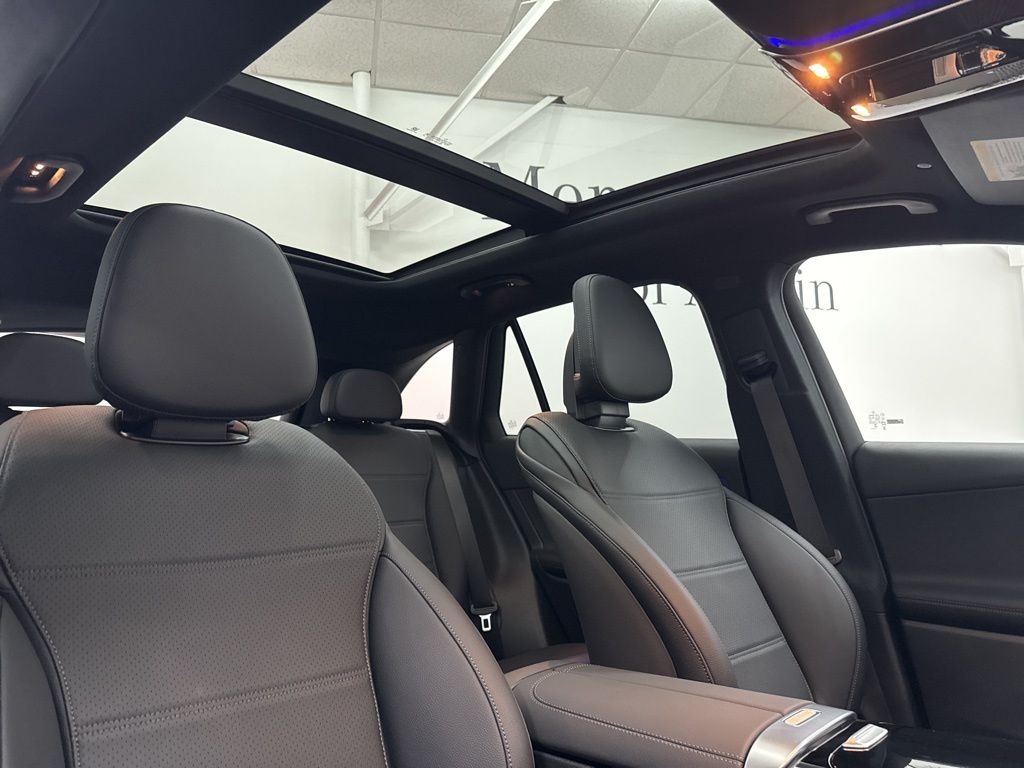 2026 Mercedes Benz GLC 300 photo 23