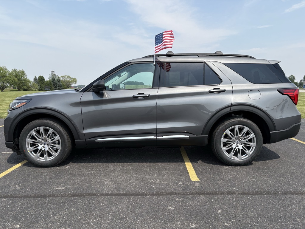 2025 Ford Explorer photo 8