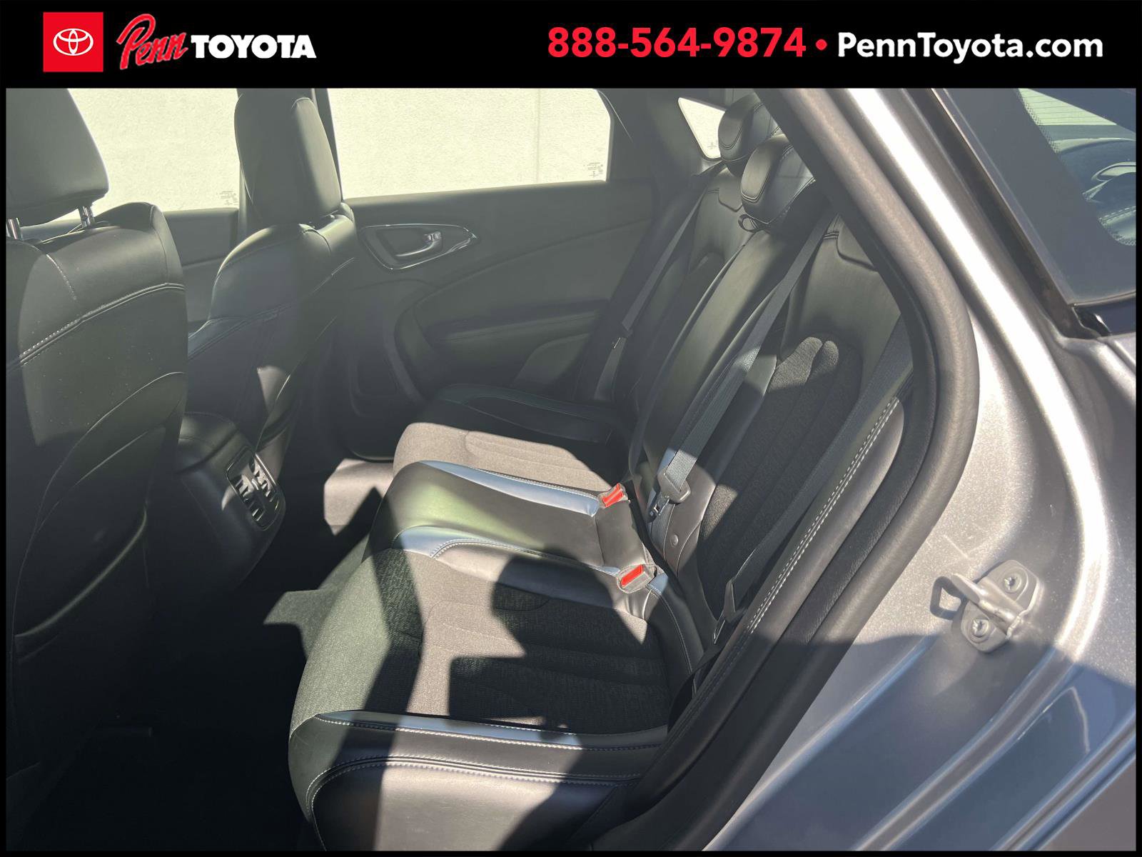 2016 Chrysler 200 S photo 12