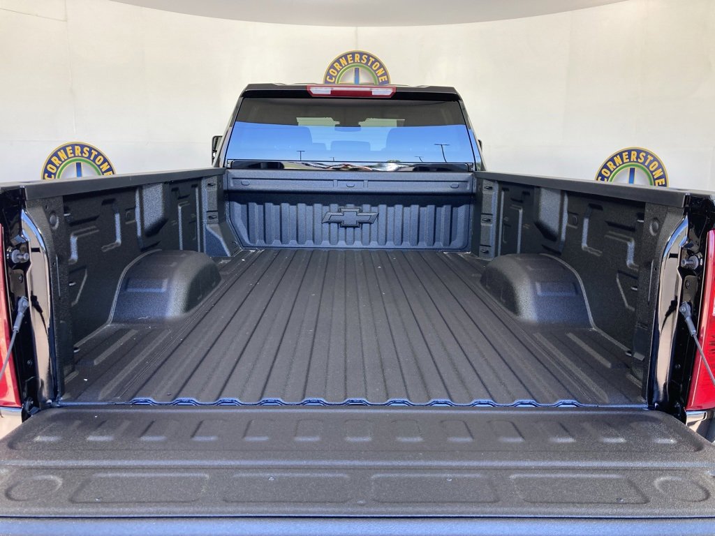 2025 Chevrolet Silverado 2500HD Custom photo 21