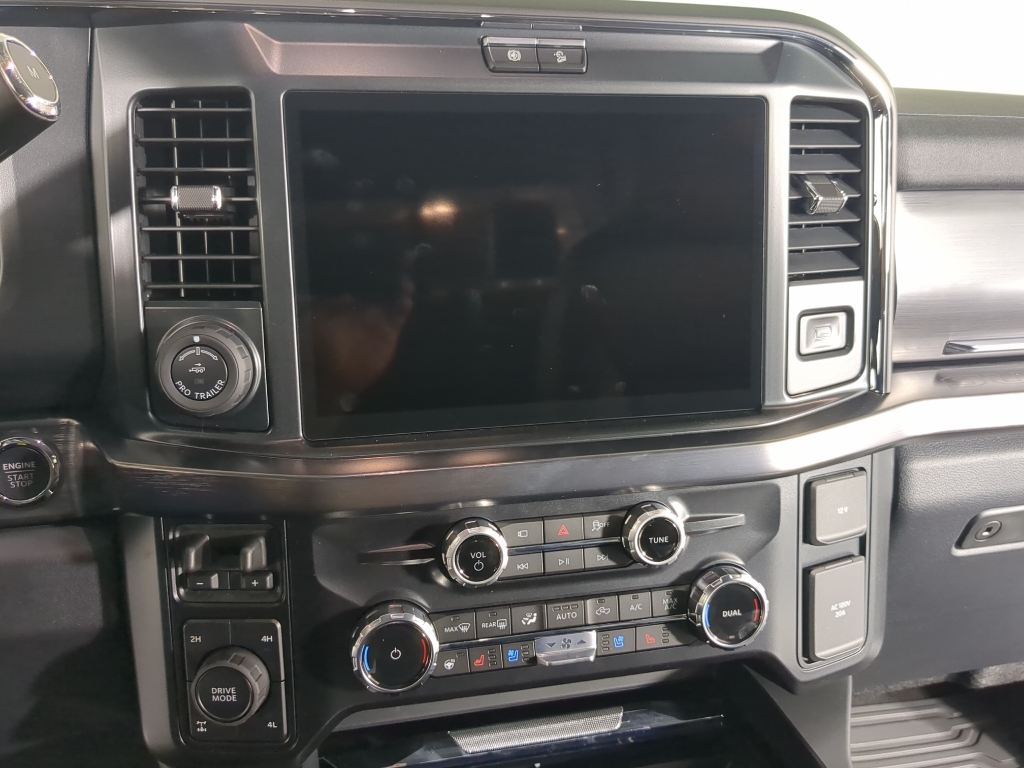 2025 Ford F-350 Lariat photo 20