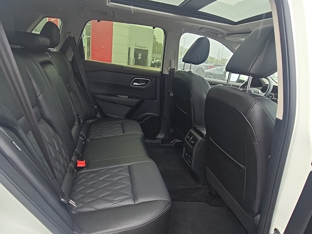 2023 Nissan Rogue Platinum photo 28