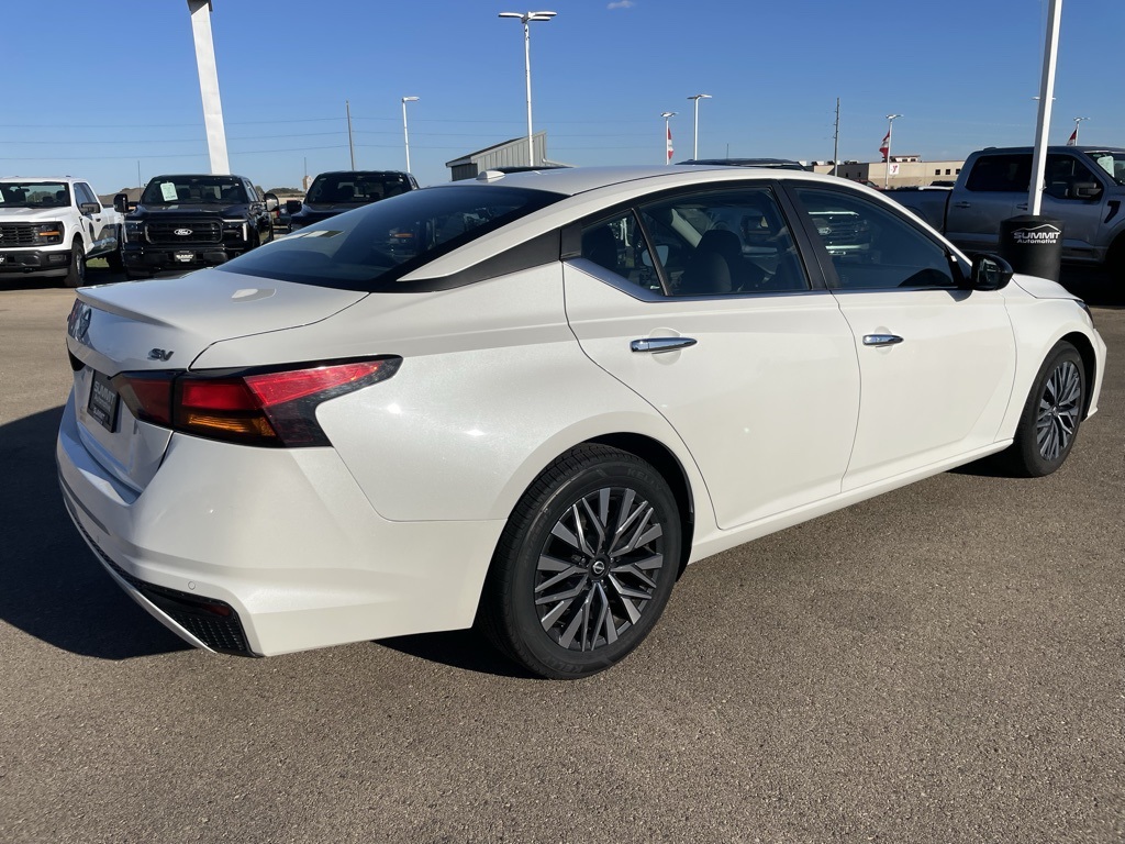 2024 Nissan Altima 2.5 SV photo 4