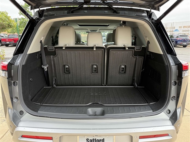 2025 Nissan Pathfinder SL photo 33