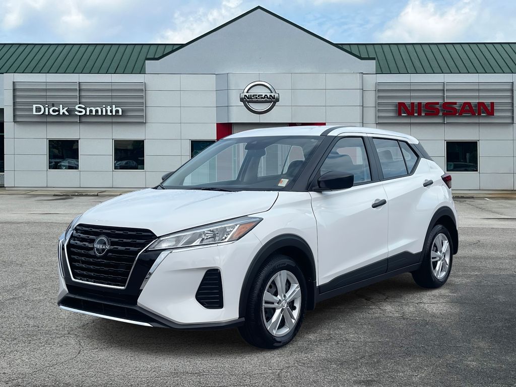 2025 Nissan Kicks Play S photo 2
