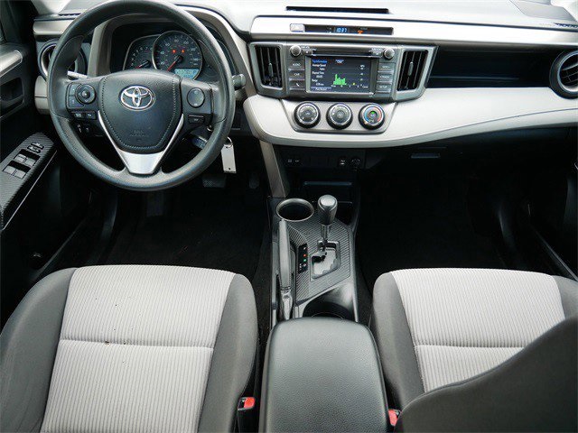 2014 Toyota RAV4 LE photo 10
