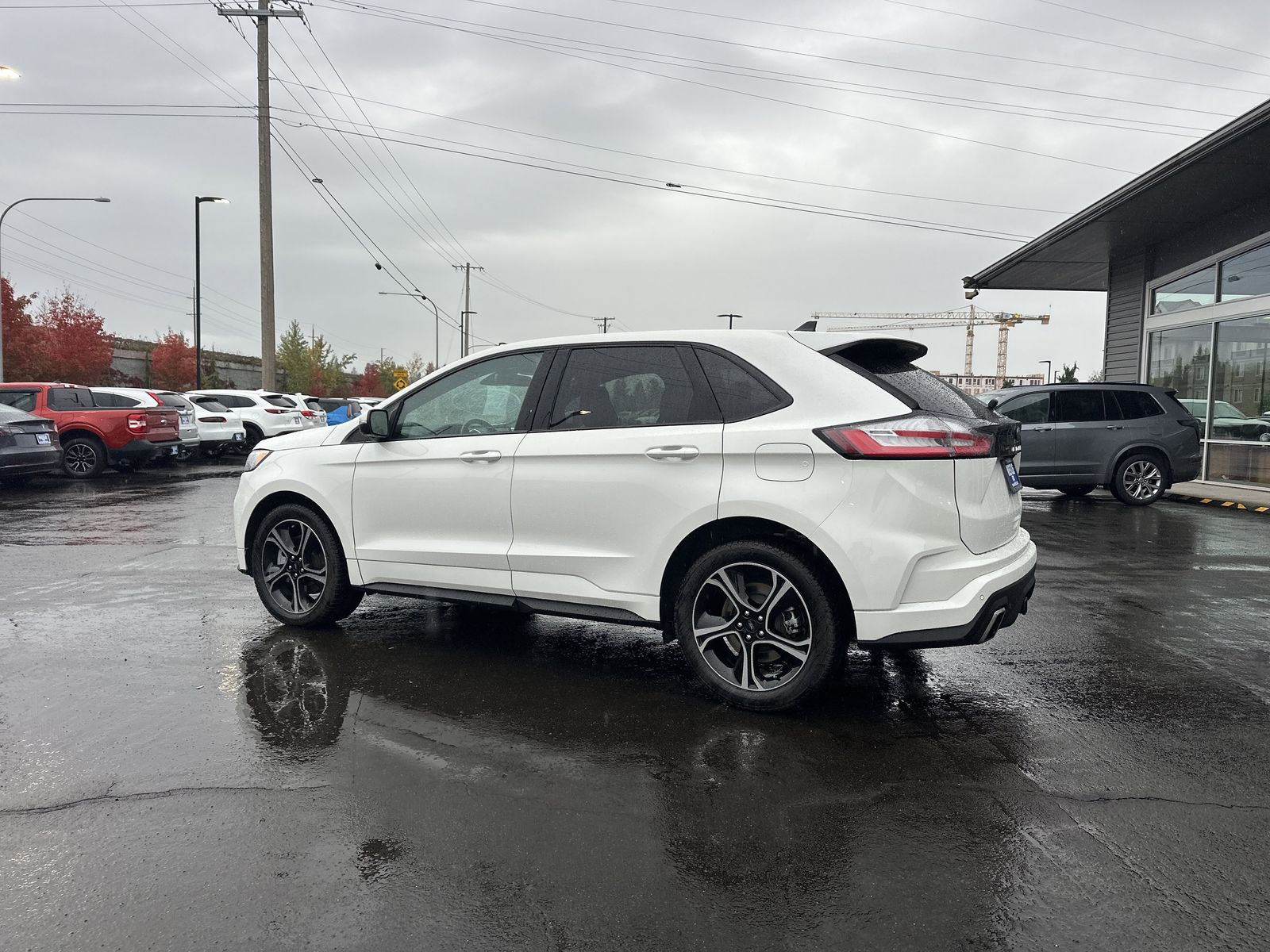 2022 Ford Edge ST photo 2