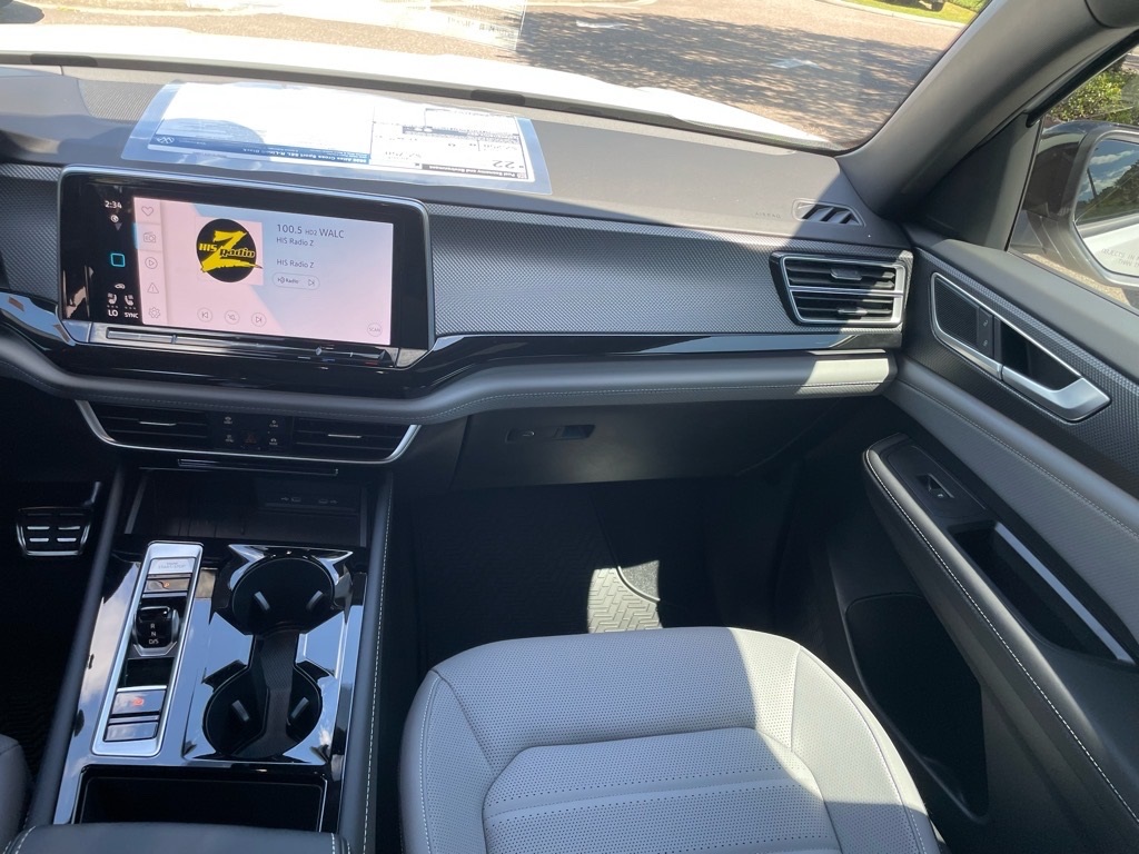 2026 Volkswagen Atlas Cross Sport SEL R-Line photo 20