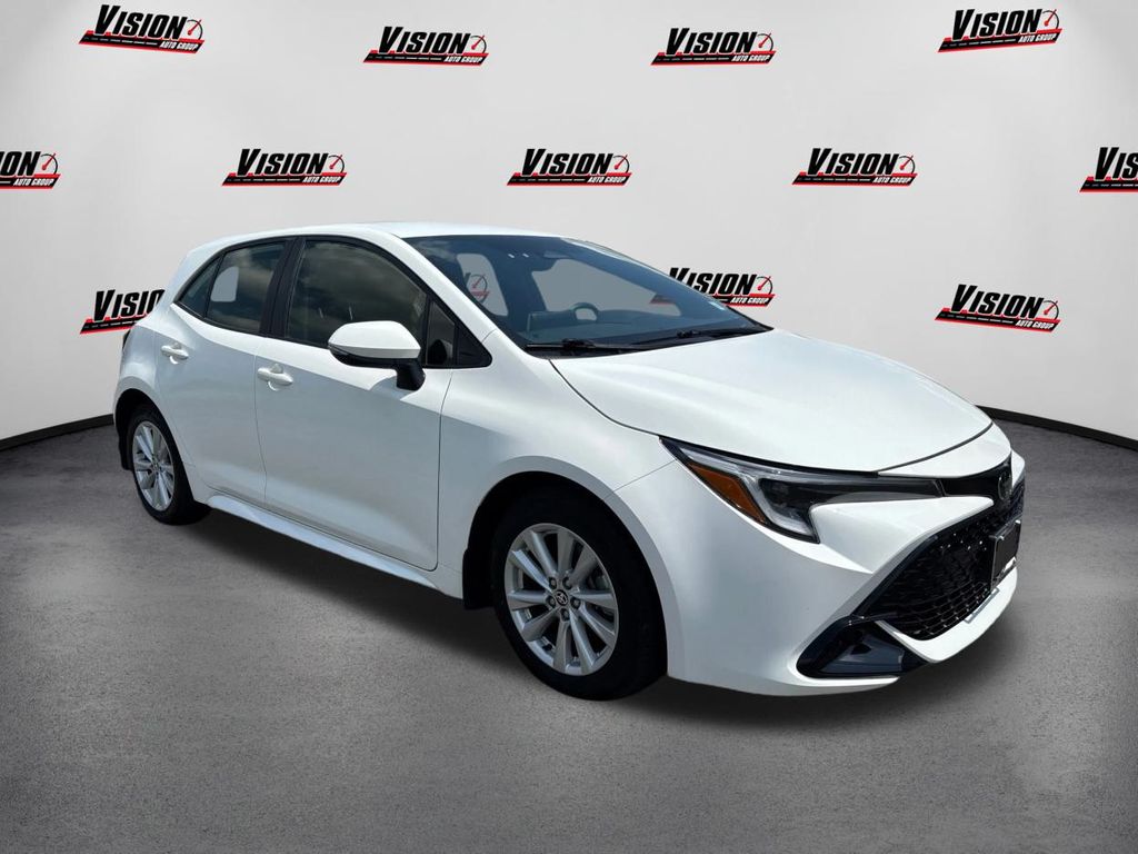 2023 Toyota Corolla SE photo 3