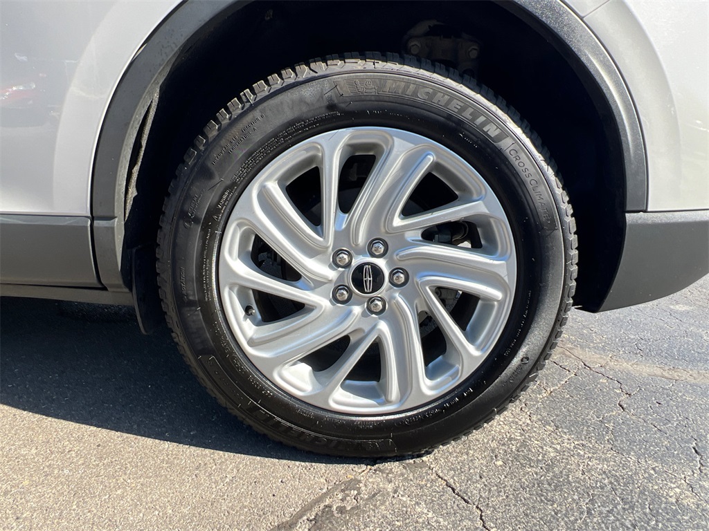 2021 Lincoln Corsair Standard photo 41
