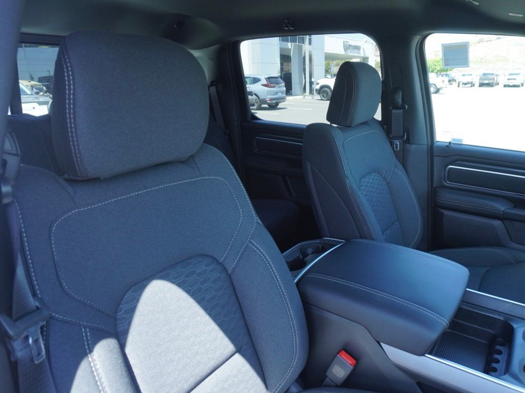 New 2026 Bright White Clear-Coat Exterior Paint RAM Big Horn Sport Appearance Edition image 24