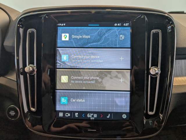 2023 Volvo XC40 Plus photo 21