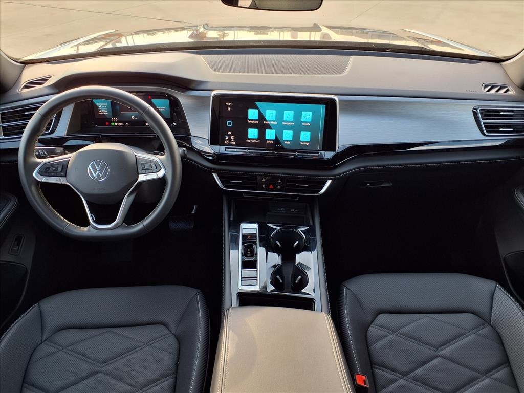 2024 Volkswagen Atlas Cross Sport SE Technology photo 3