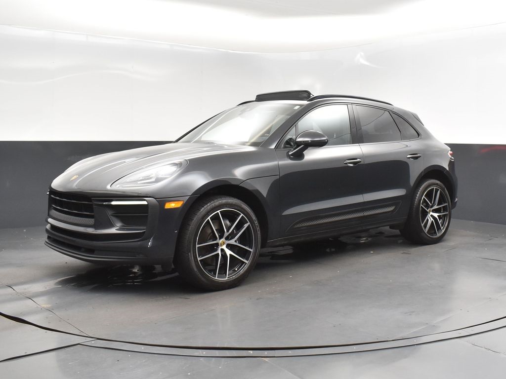 2022 Porsche Macan Base photo 3